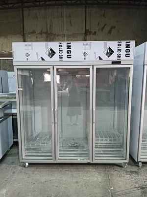 Gewerbliche Getränke Anzeige Kühlschrank 3 Glas Tür Aufrecht Chiller 110V 60Hz