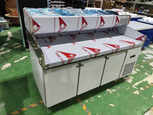 1.8M Salatarbeitstisch 3 Türen Unterbank Kühl-Pizza-Tisch mit Top-Display
